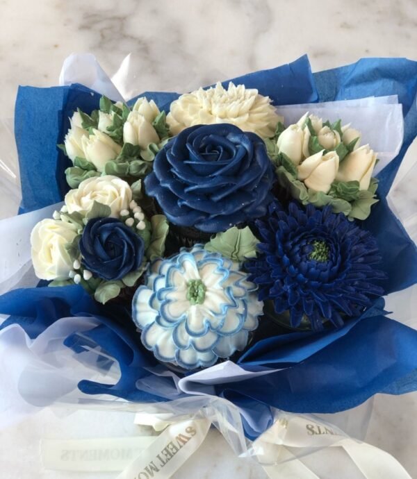 Cupcake Blue Bouquet set up