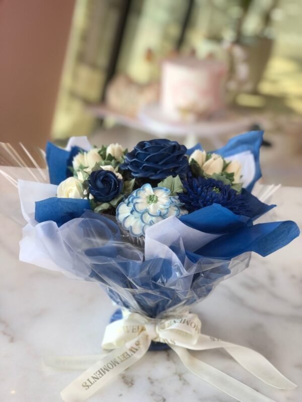 Cupcake Blue Bouquet set up
